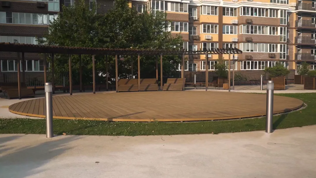 Двор на кровле паркинга ЖК «Моя семья» в Краснодаре | Стальное бюро